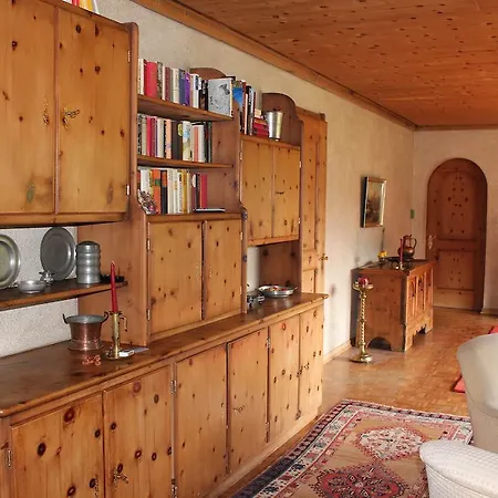Haus Holiday Klosters-Serneus